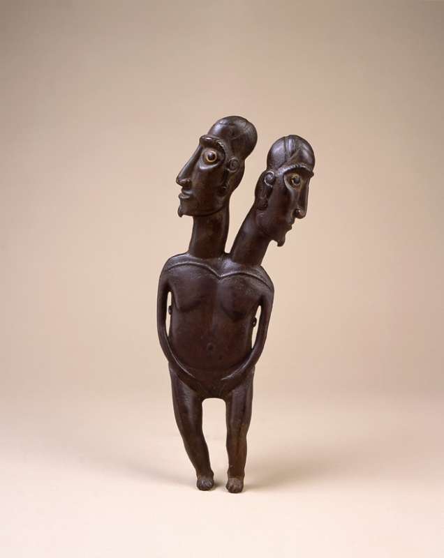Double-headed female figure (<i>moai aringa</i>)